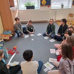 Práce v hodinách - únor