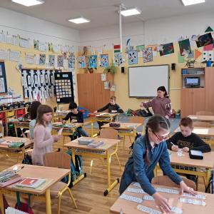 Práce  v hodinách - březen